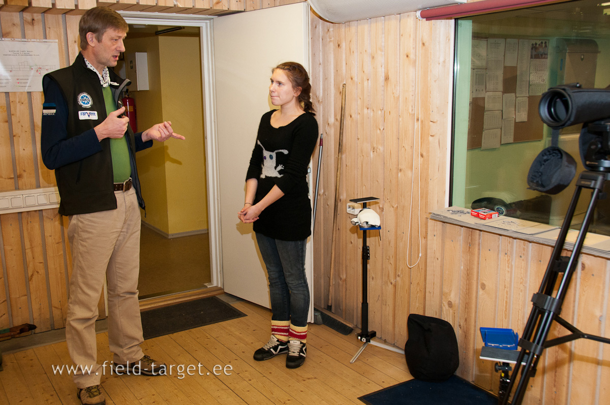 0020   Samal ajal vottis Kaidu ajakirjanikul noobist kinni ja raagib sissejuhatavalt  pohjalikult toimuvast